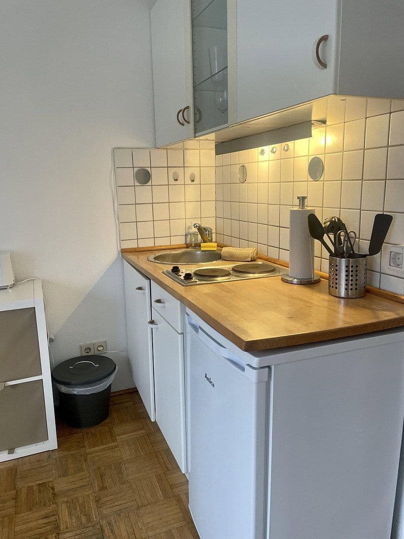 Prenájom bytu 1-izbový 22 m², Mauritiussteinweg X, Köln, Severné Porýnie - Westfálsko Prenájom bytu 1-izbový 22 m², Mauritiussteinweg X, Köln, Severné Porýnie - Westfálsko