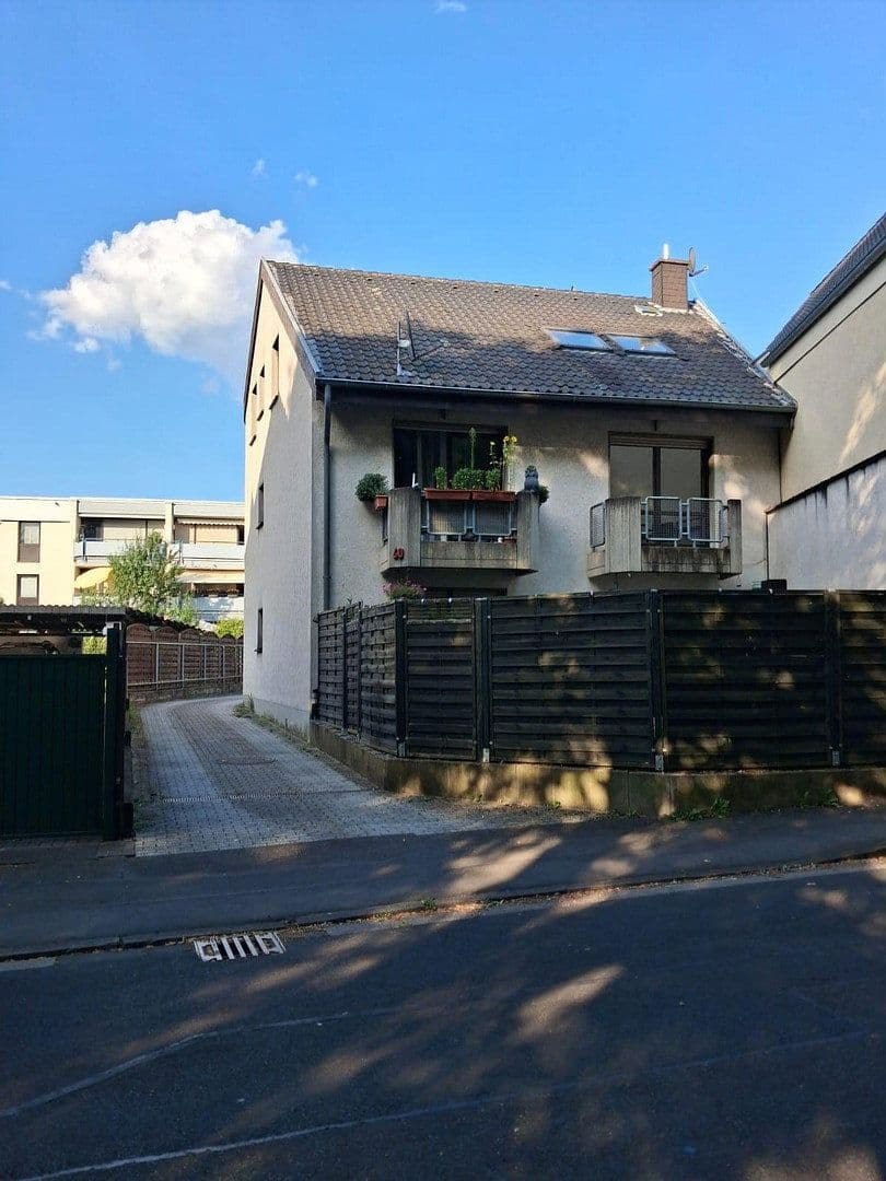 Predaj domu 251 m², pozemok 451 m², Kartäuserstr. 60, Bornheim, Severné Porýnie - Westfálsko Predaj domu 251 m², pozemok 451 m², Kartäuserstr. 60, Bornheim, Severné Porýnie - Westfálsko