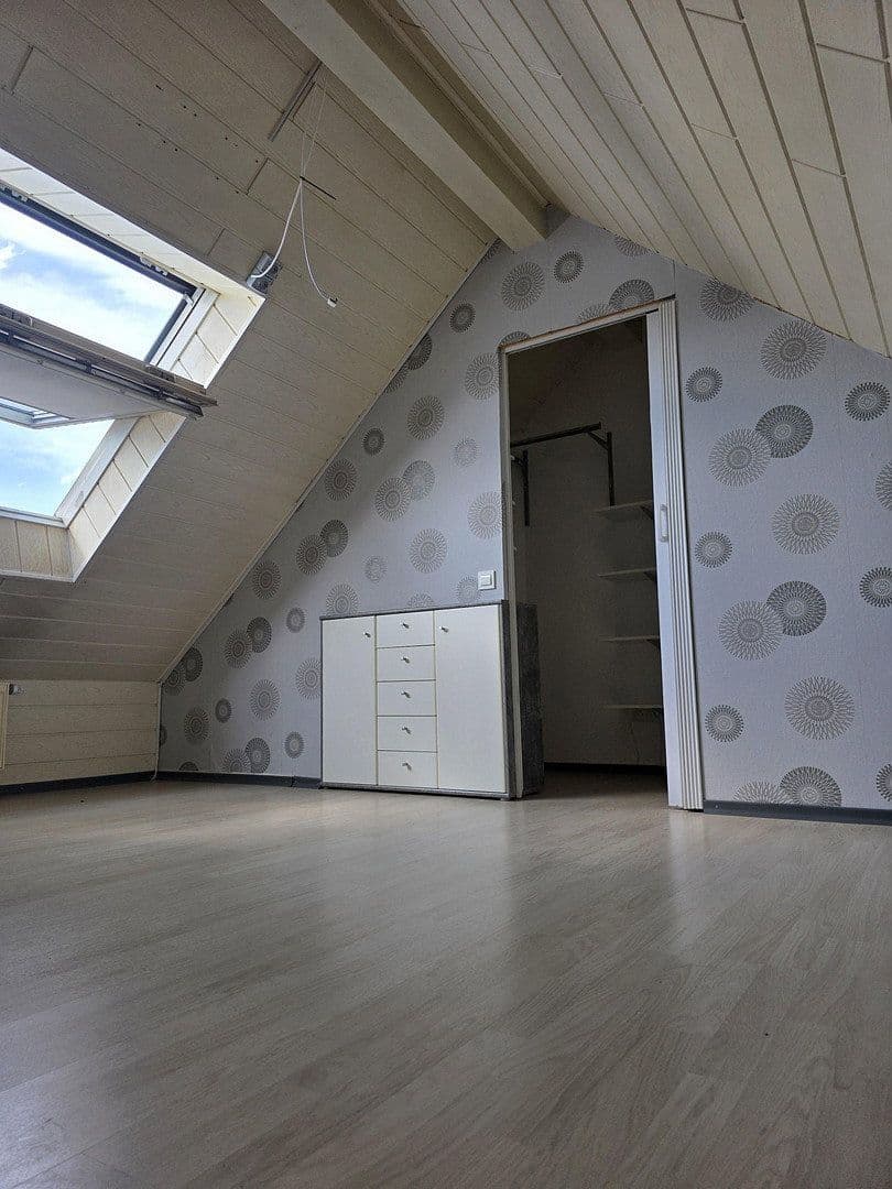 Prenájom bytu 3-izbový 55 m², Durmersheim, Bádensko-Wurttembersko Prenájom bytu 3-izbový 55 m², Durmersheim, Bádensko-Wurttembersko