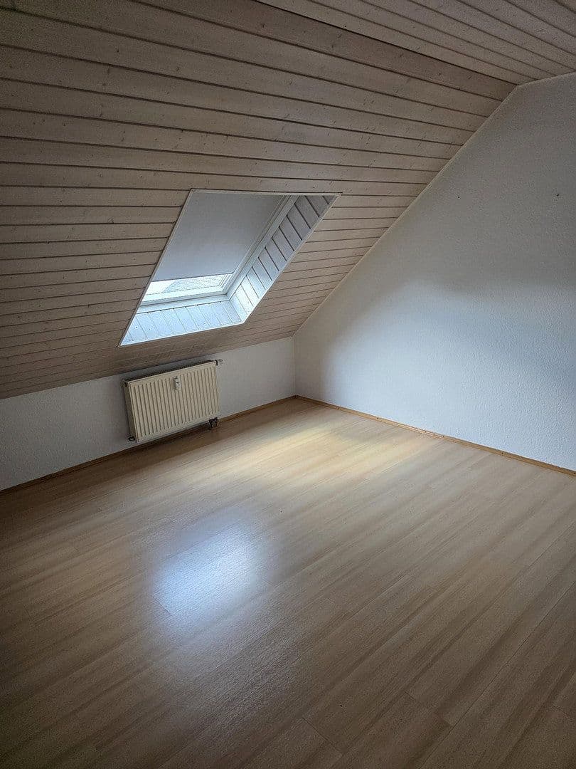 Prenájom bytu 3-izbový 55 m², Durmersheim, Bádensko-Wurttembersko Prenájom bytu 3-izbový 55 m², Durmersheim, Bádensko-Wurttembersko