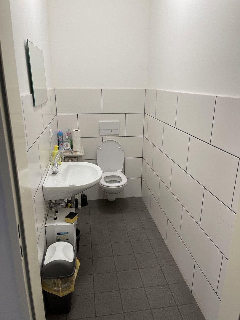 Prenájom nebytového priestoru 1.096 m², Lauterbachstraße 89, Eggenfelden, Bavorsko Prenájom nebytového priestoru 1.096 m², Lauterbachstraße 89, Eggenfelden, Bavorsko