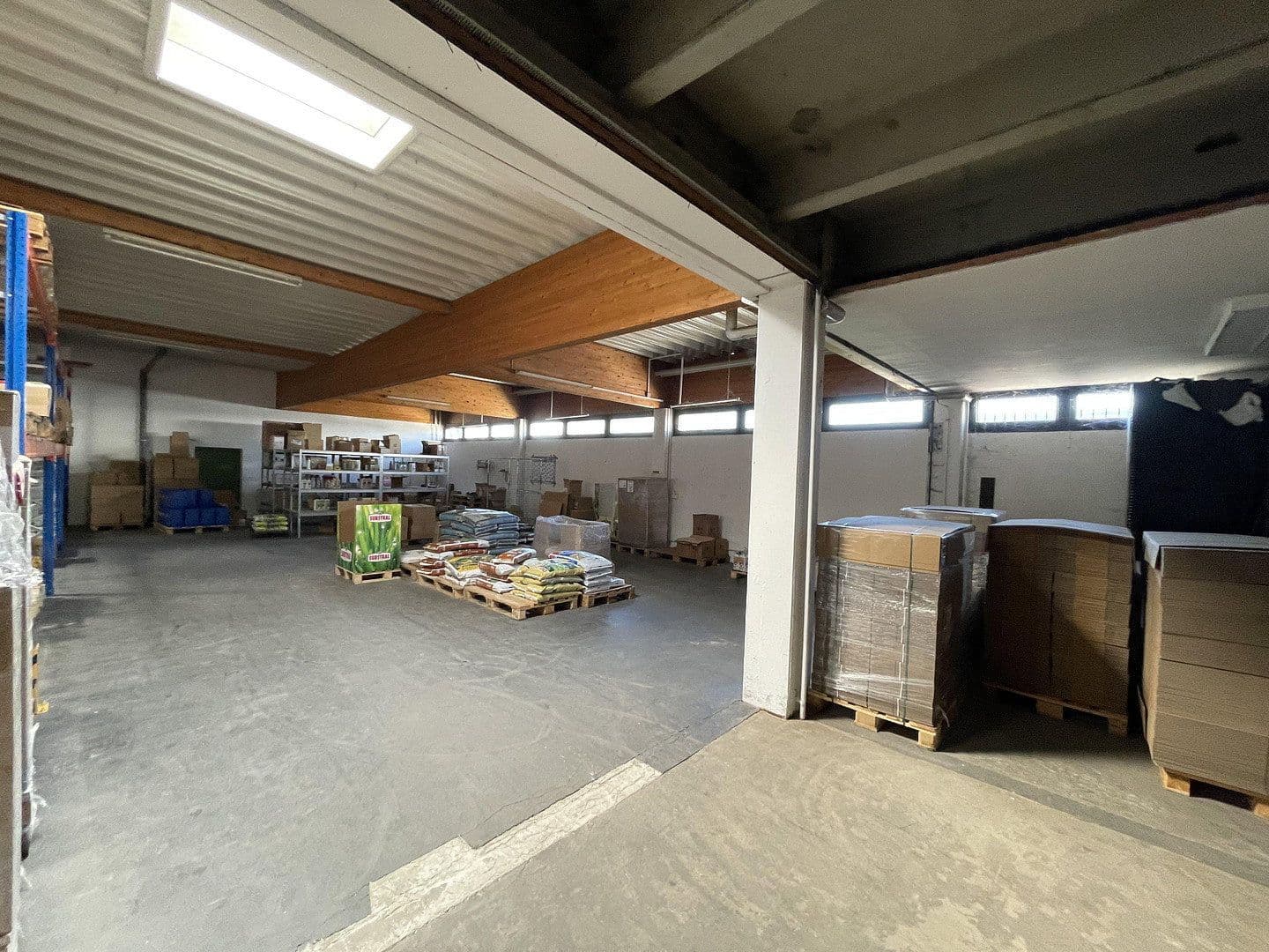 Prenájom nebytového priestoru 1.096 m², Lauterbachstraße 89, Eggenfelden, Bavorsko Prenájom nebytového priestoru 1.096 m², Lauterbachstraße 89, Eggenfelden, Bavorsko