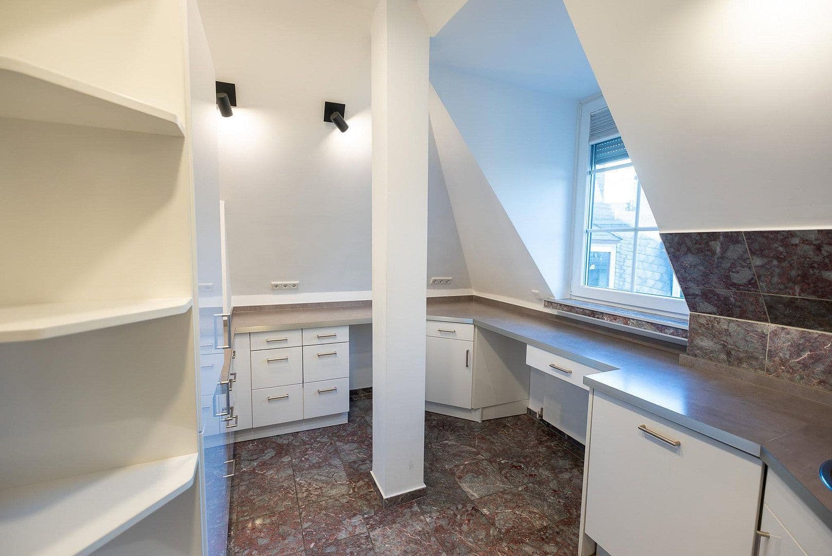 Predaj bytu 3-izbový 101 m², Günthersburgallee 58, Frankfurt am Main, Hesensko Predaj bytu 3-izbový 101 m², Günthersburgallee 58, Frankfurt am Main, Hesensko