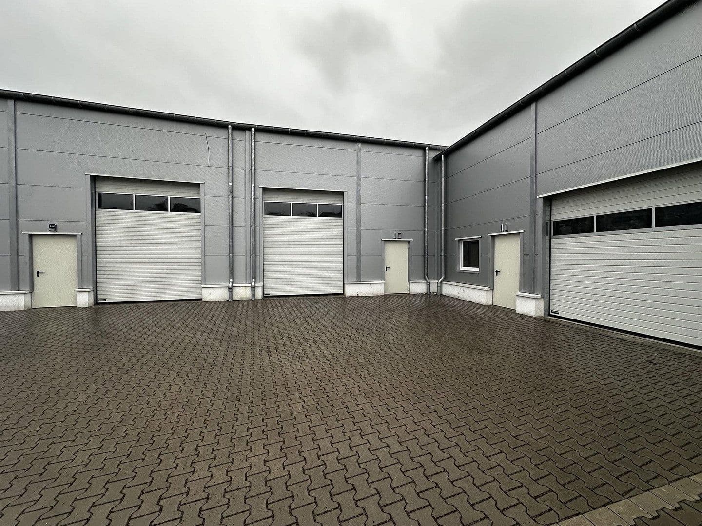 Prenájom nebytového priestoru 3.500 m², Grenzstraße 14, Halle, Sasko-Anhaltsko Prenájom nebytového priestoru 3.500 m², Grenzstraße 14, Halle, Sasko-Anhaltsko
