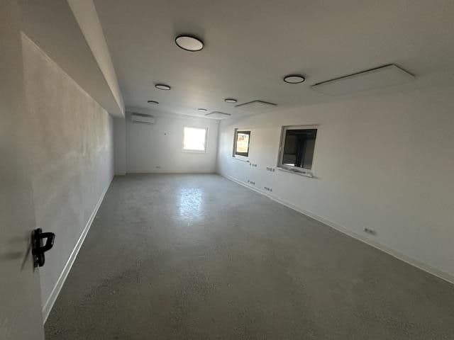 Prenájom nebytového priestoru 3.500 m², Grenzstraße 14, Halle, Sasko-Anhaltsko Prenájom nebytového priestoru 3.500 m², Grenzstraße 14, Halle, Sasko-Anhaltsko