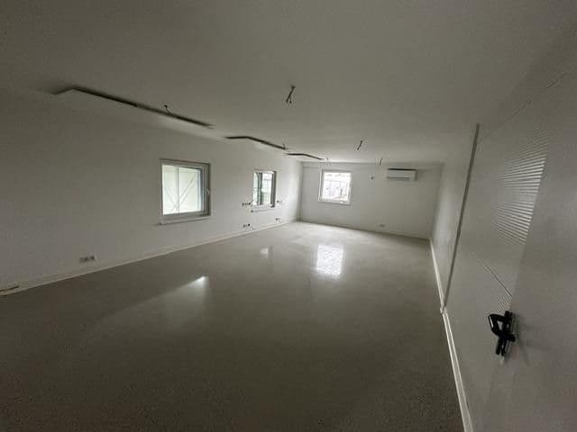 Prenájom nebytového priestoru 3.500 m², Grenzstraße 14, Halle, Sasko-Anhaltsko Prenájom nebytového priestoru 3.500 m², Grenzstraße 14, Halle, Sasko-Anhaltsko