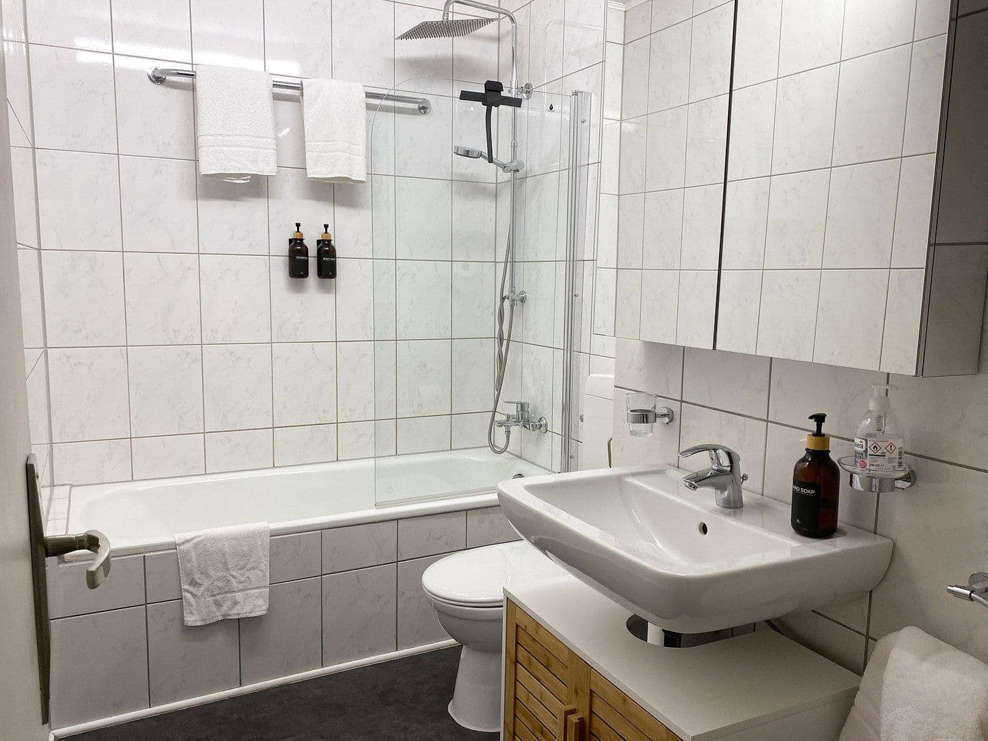 Prenájom nebytového priestoru 35 m², Görlitzer Straße 7, Neuss, Severné Porýnie - Westfálsko Prenájom nebytového priestoru 35 m², Görlitzer Straße 7, Neuss, Severné Porýnie - Westfálsko