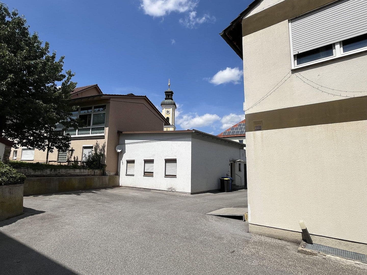 Predaj domu 320 m², pozemok 1.022 m², Eichendorf, Bavorsko Predaj domu 320 m², pozemok 1.022 m², Eichendorf, Bavorsko