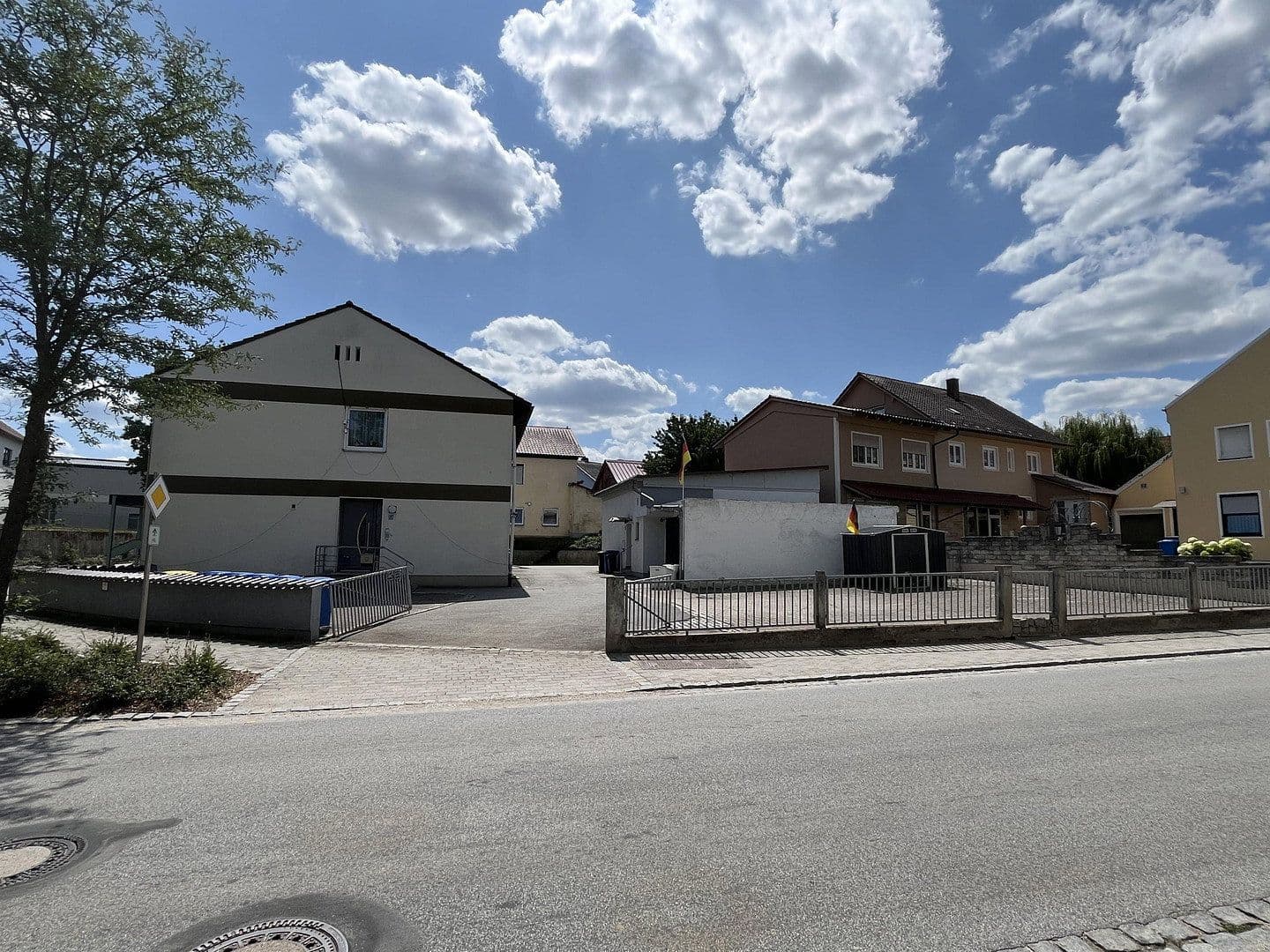 Predaj domu 320 m², pozemok 1.022 m², Eichendorf, Bavorsko Predaj domu 320 m², pozemok 1.022 m², Eichendorf, Bavorsko