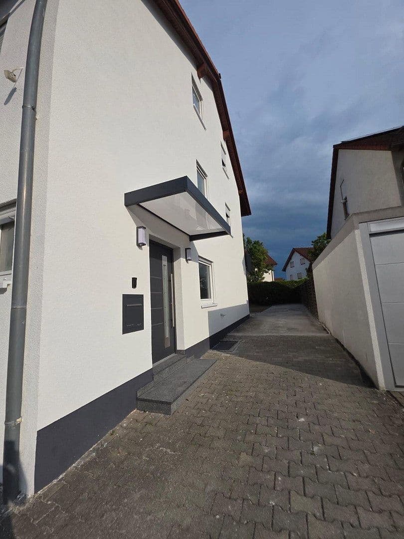 Prenájom domu 120 m², pozemok 212 m², Bad Friedrichshall, Bádensko-Wurttembersko Prenájom domu 120 m², pozemok 212 m², Bad Friedrichshall, Bádensko-Wurttembersko