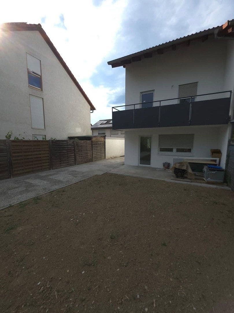Prenájom domu 120 m², pozemok 212 m², Bad Friedrichshall, Bádensko-Wurttembersko Prenájom domu 120 m², pozemok 212 m², Bad Friedrichshall, Bádensko-Wurttembersko