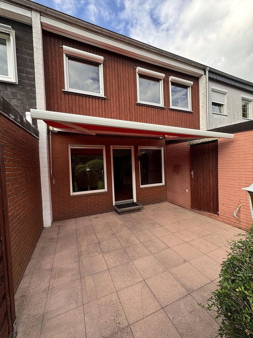 Predaj domu 125 m², pozemok 175 m², Stuhr, Dolné Sasko Predaj domu 125 m², pozemok 175 m², Stuhr, Dolné Sasko