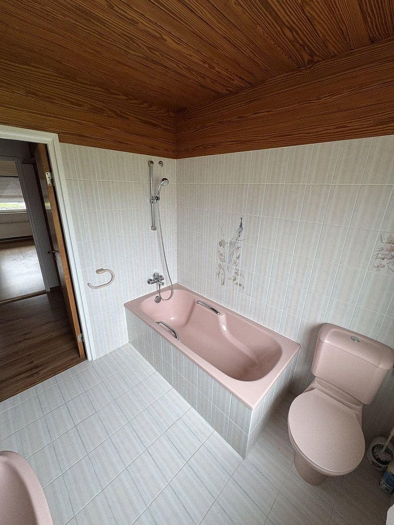Predaj domu 125 m², pozemok 175 m², Stuhr, Dolné Sasko Predaj domu 125 m², pozemok 175 m², Stuhr, Dolné Sasko
