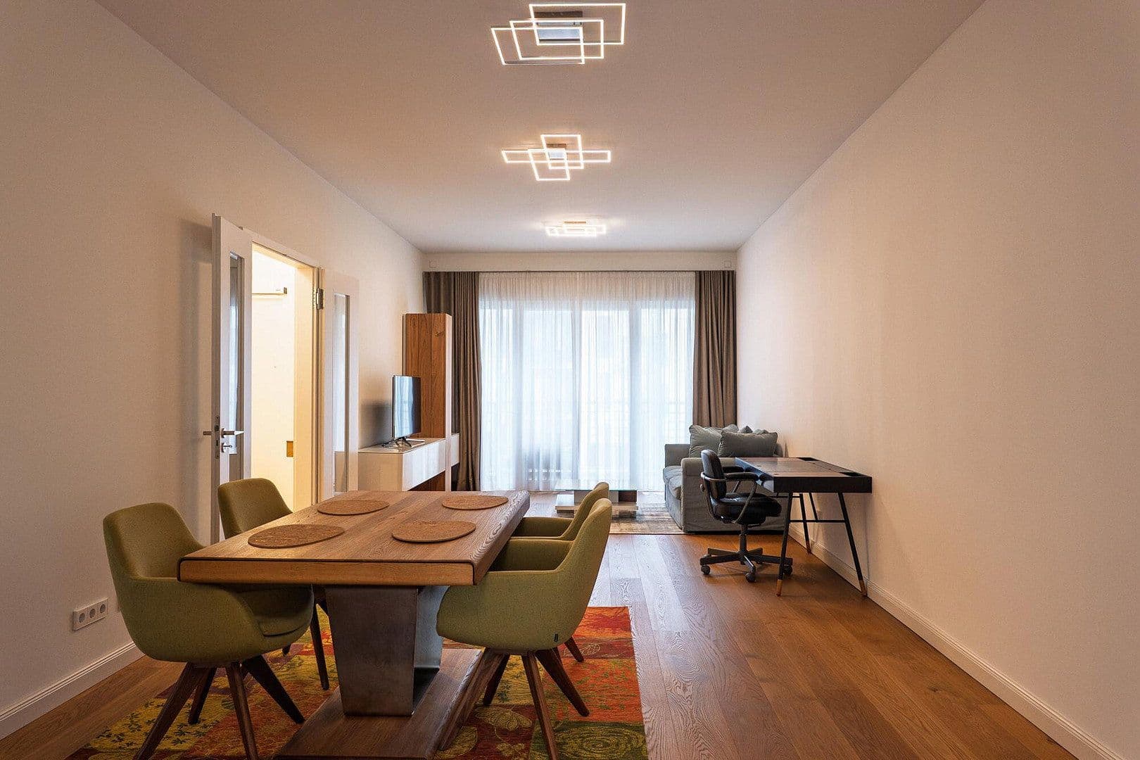 Prenájom bytu 2-izbový 84 m², Ratinger Straße 1, Düsseldorf, Severné Porýnie - Westfálsko Prenájom bytu 2-izbový 84 m², Ratinger Straße 1, Düsseldorf, Severné Porýnie - Westfálsko