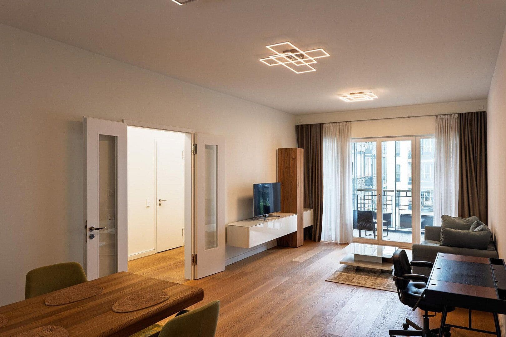 Prenájom bytu 2-izbový 84 m², Ratinger Straße 1, Düsseldorf, Severné Porýnie - Westfálsko Prenájom bytu 2-izbový 84 m², Ratinger Straße 1, Düsseldorf, Severné Porýnie - Westfálsko
