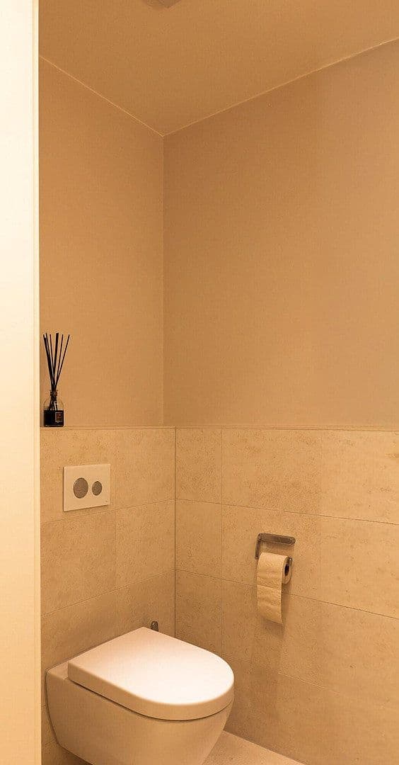 Prenájom bytu 2-izbový 84 m², Ratinger Straße 1, Düsseldorf, Severné Porýnie - Westfálsko Prenájom bytu 2-izbový 84 m², Ratinger Straße 1, Düsseldorf, Severné Porýnie - Westfálsko