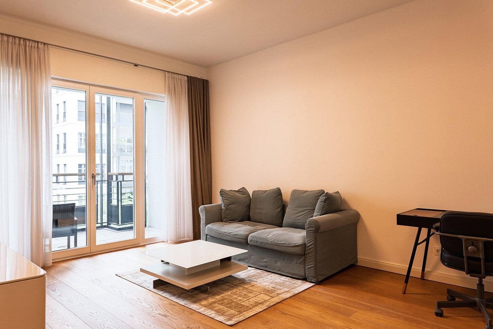 Prenájom bytu 2-izbový 84 m², Ratinger Straße 1, Düsseldorf, Severné Porýnie - Westfálsko Prenájom bytu 2-izbový 84 m², Ratinger Straße 1, Düsseldorf, Severné Porýnie - Westfálsko