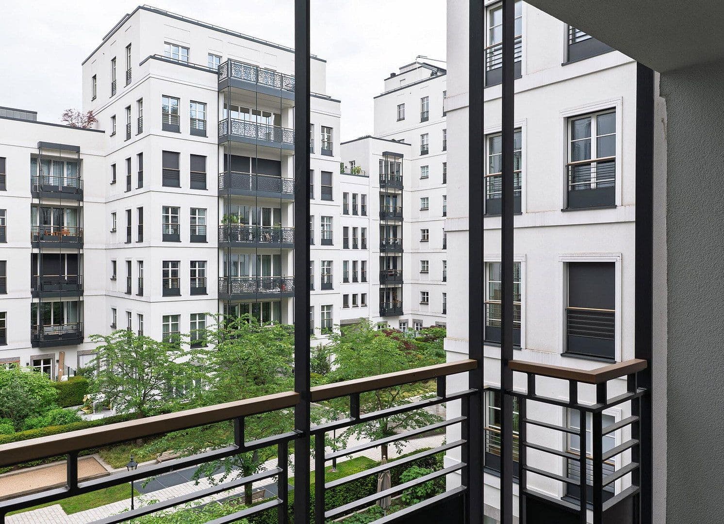 Prenájom bytu 2-izbový 84 m², Ratinger Straße 1, Düsseldorf, Severné Porýnie - Westfálsko Prenájom bytu 2-izbový 84 m², Ratinger Straße 1, Düsseldorf, Severné Porýnie - Westfálsko