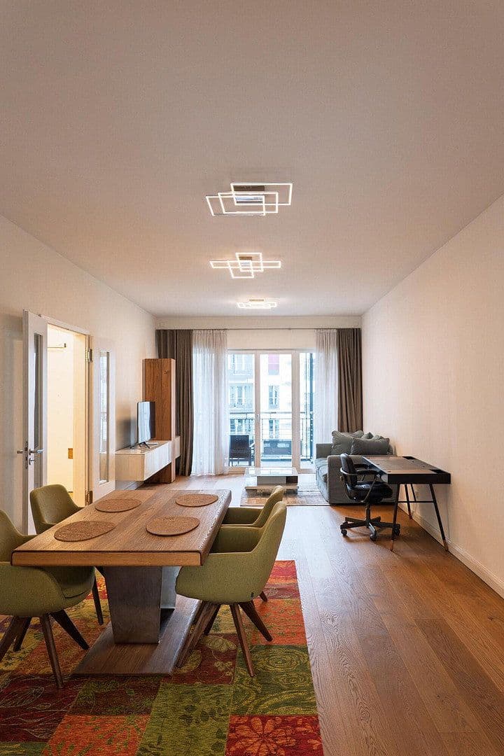 Prenájom bytu 2-izbový 84 m², Ratinger Straße 1, Düsseldorf, Severné Porýnie - Westfálsko Prenájom bytu 2-izbový 84 m², Ratinger Straße 1, Düsseldorf, Severné Porýnie - Westfálsko