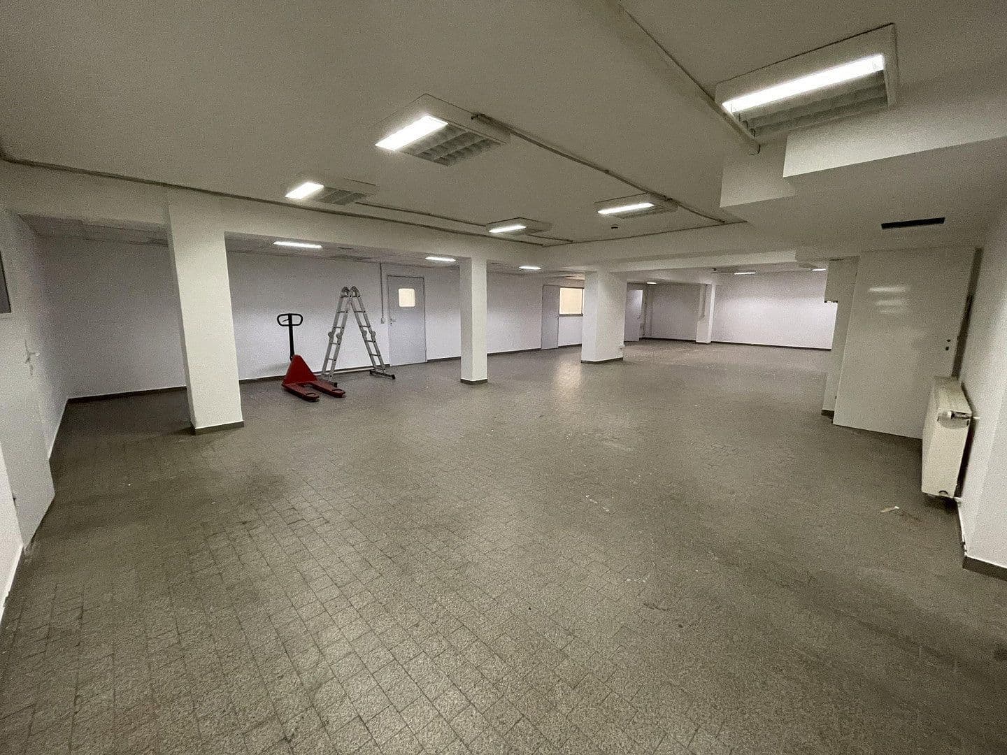 Predaj kancelárie 440 m², Dietzenbach, Hesensko Predaj kancelárie 440 m², Dietzenbach, Hesensko
