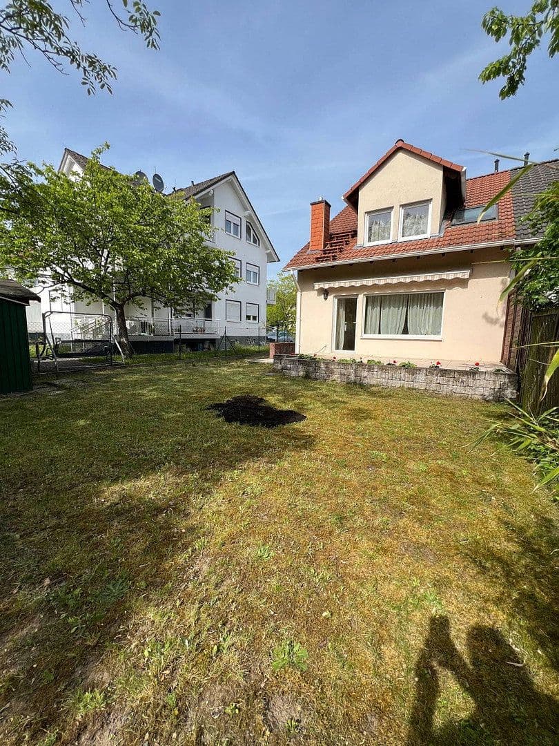 Predaj domu 159 m², pozemok 277 m², Kelsterbach, Hesensko Predaj domu 159 m², pozemok 277 m², Kelsterbach, Hesensko