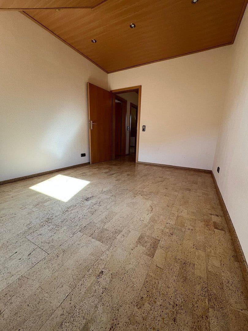 Predaj domu 159 m², pozemok 277 m², Kelsterbach, Hesensko Predaj domu 159 m², pozemok 277 m², Kelsterbach, Hesensko