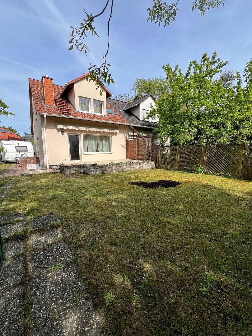 Predaj domu 159 m², pozemok 277 m², Kelsterbach, Hesensko Predaj domu 159 m², pozemok 277 m², Kelsterbach, Hesensko