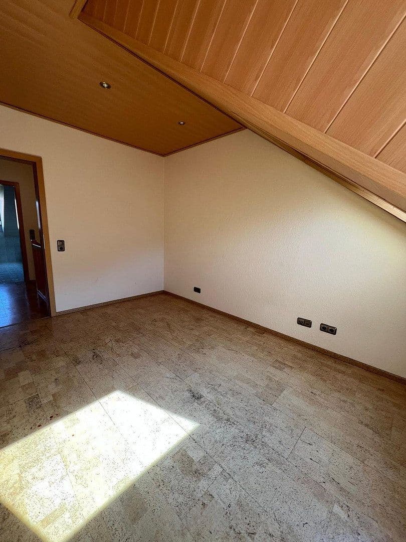 Predaj domu 159 m², pozemok 277 m², Kelsterbach, Hesensko Predaj domu 159 m², pozemok 277 m², Kelsterbach, Hesensko