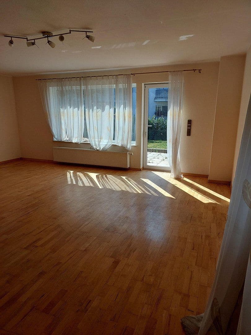 Predaj domu 159 m², pozemok 277 m², Kelsterbach, Hesensko Predaj domu 159 m², pozemok 277 m², Kelsterbach, Hesensko