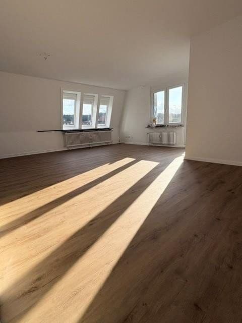 Prenájom bytu 3-izbový 90 m², Barsinghausen, Dolné Sasko Prenájom bytu 3-izbový 90 m², Barsinghausen, Dolné Sasko