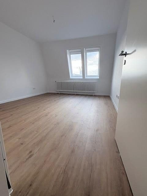 Prenájom bytu 3-izbový 90 m², Barsinghausen, Dolné Sasko Prenájom bytu 3-izbový 90 m², Barsinghausen, Dolné Sasko