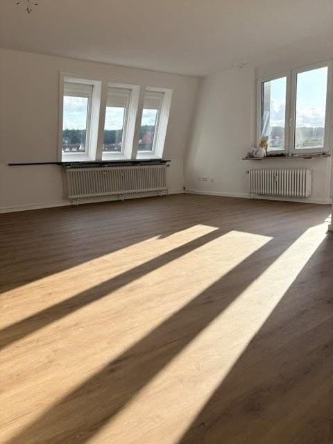 Prenájom bytu 3-izbový 90 m², Barsinghausen, Dolné Sasko Prenájom bytu 3-izbový 90 m², Barsinghausen, Dolné Sasko