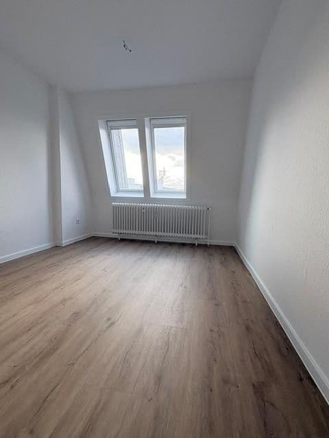 Prenájom bytu 3-izbový 90 m², Barsinghausen, Dolné Sasko Prenájom bytu 3-izbový 90 m², Barsinghausen, Dolné Sasko