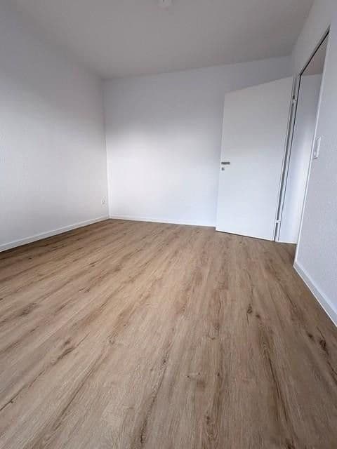 Prenájom bytu 3-izbový 90 m², Barsinghausen, Dolné Sasko Prenájom bytu 3-izbový 90 m², Barsinghausen, Dolné Sasko
