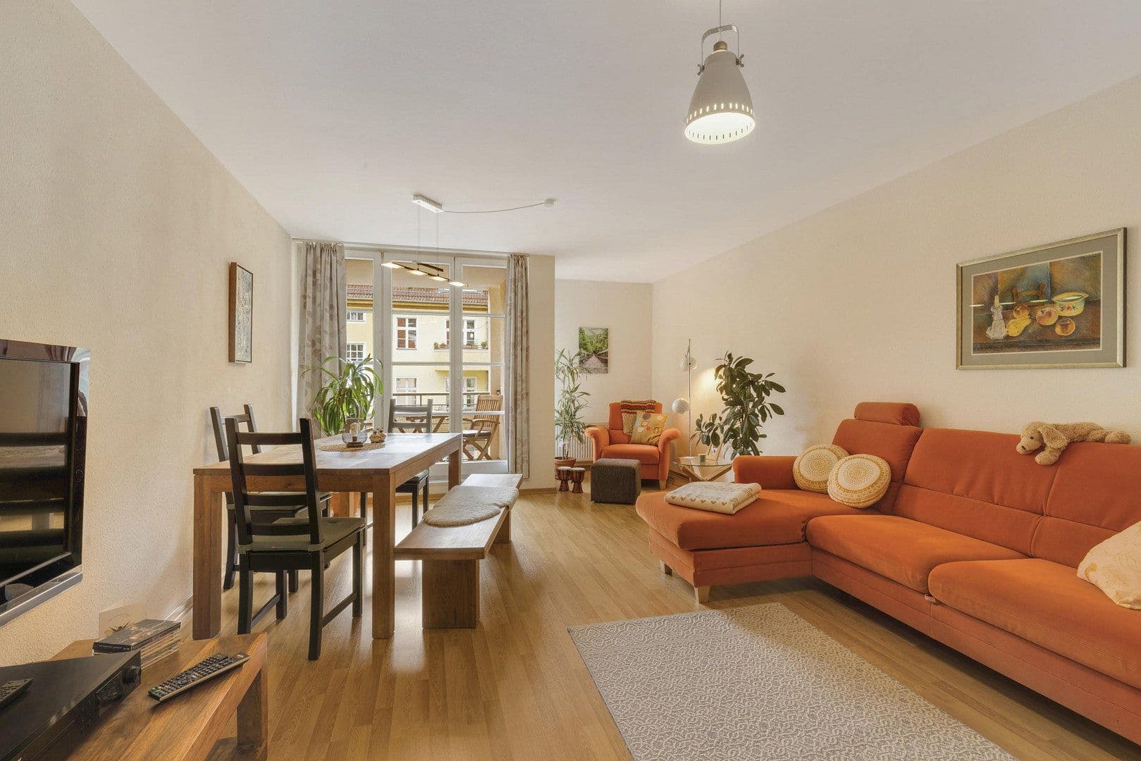 Predaj bytu 3-izbový 71 m², Berlin, Berlín Predaj bytu 3-izbový 71 m², Berlin, Berlín