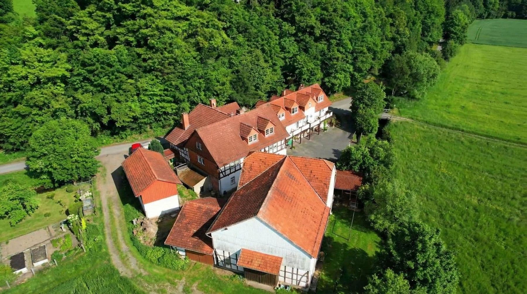 Predaj domu 590 m², pozemok 190.000 m², Liedemühle 1, Neuenstein, Hesensko Predaj domu 590 m², pozemok 190.000 m², Liedemühle 1, Neuenstein, Hesensko