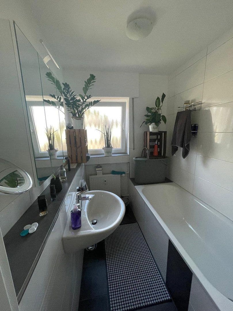 Prenájom bytu 2-izbový 60 m², Wesseling, Severné Porýnie - Westfálsko Prenájom bytu 2-izbový 60 m², Wesseling, Severné Porýnie - Westfálsko
