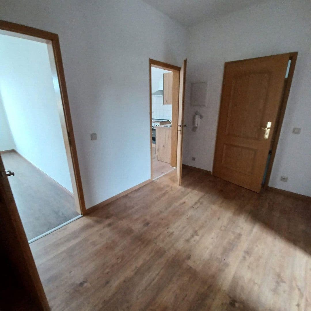 Prenájom bytu 2-izbový 67 m², Lengenfelder Straße 39, Zwickau, Sasko Prenájom bytu 2-izbový 67 m², Lengenfelder Straße 39, Zwickau, Sasko