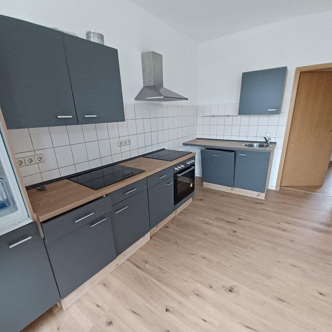 Prenájom bytu 2-izbový 67 m², Lengenfelder Straße 39, Zwickau, Sasko Prenájom bytu 2-izbový 67 m², Lengenfelder Straße 39, Zwickau, Sasko