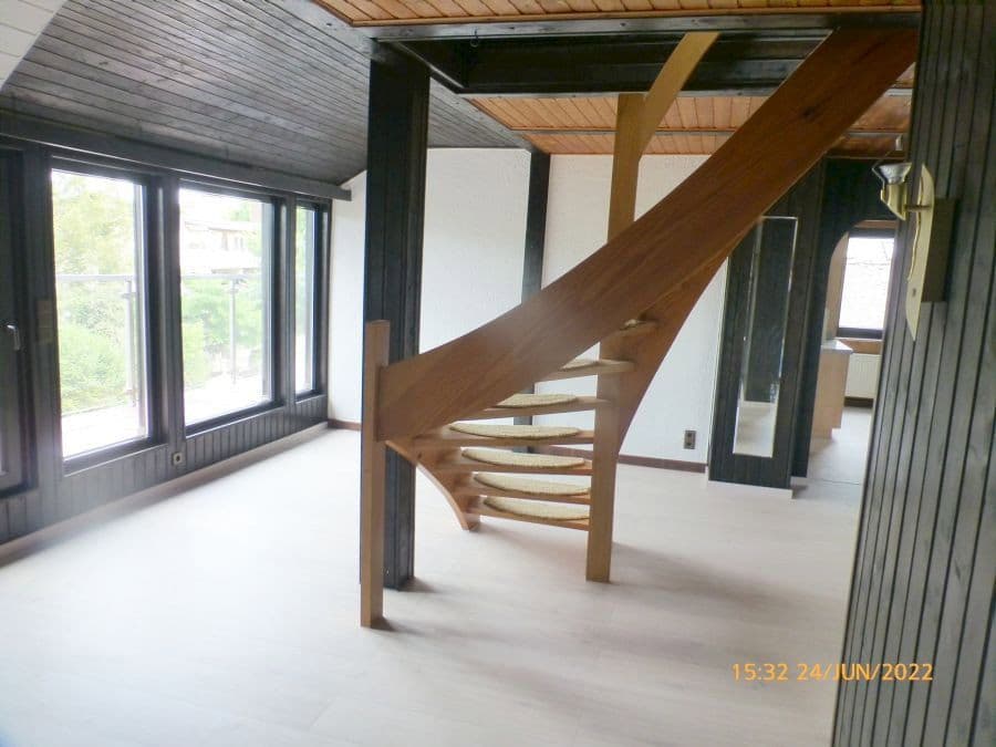 Prenájom bytu 2-izbový 90 m², Niedernhausen, Hesensko Prenájom bytu 2-izbový 90 m², Niedernhausen, Hesensko