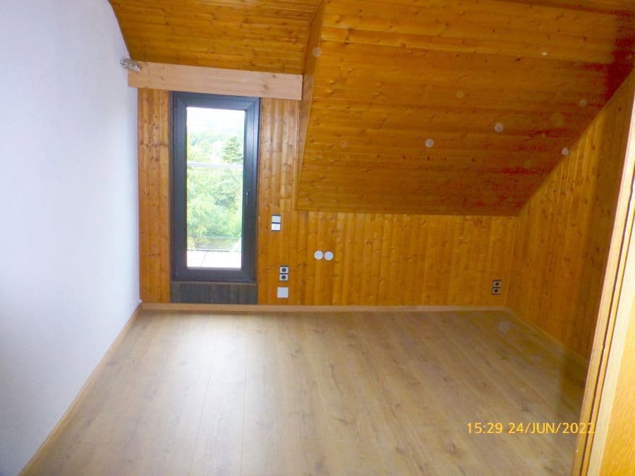 Prenájom bytu 2-izbový 90 m², Niedernhausen, Hesensko Prenájom bytu 2-izbový 90 m², Niedernhausen, Hesensko