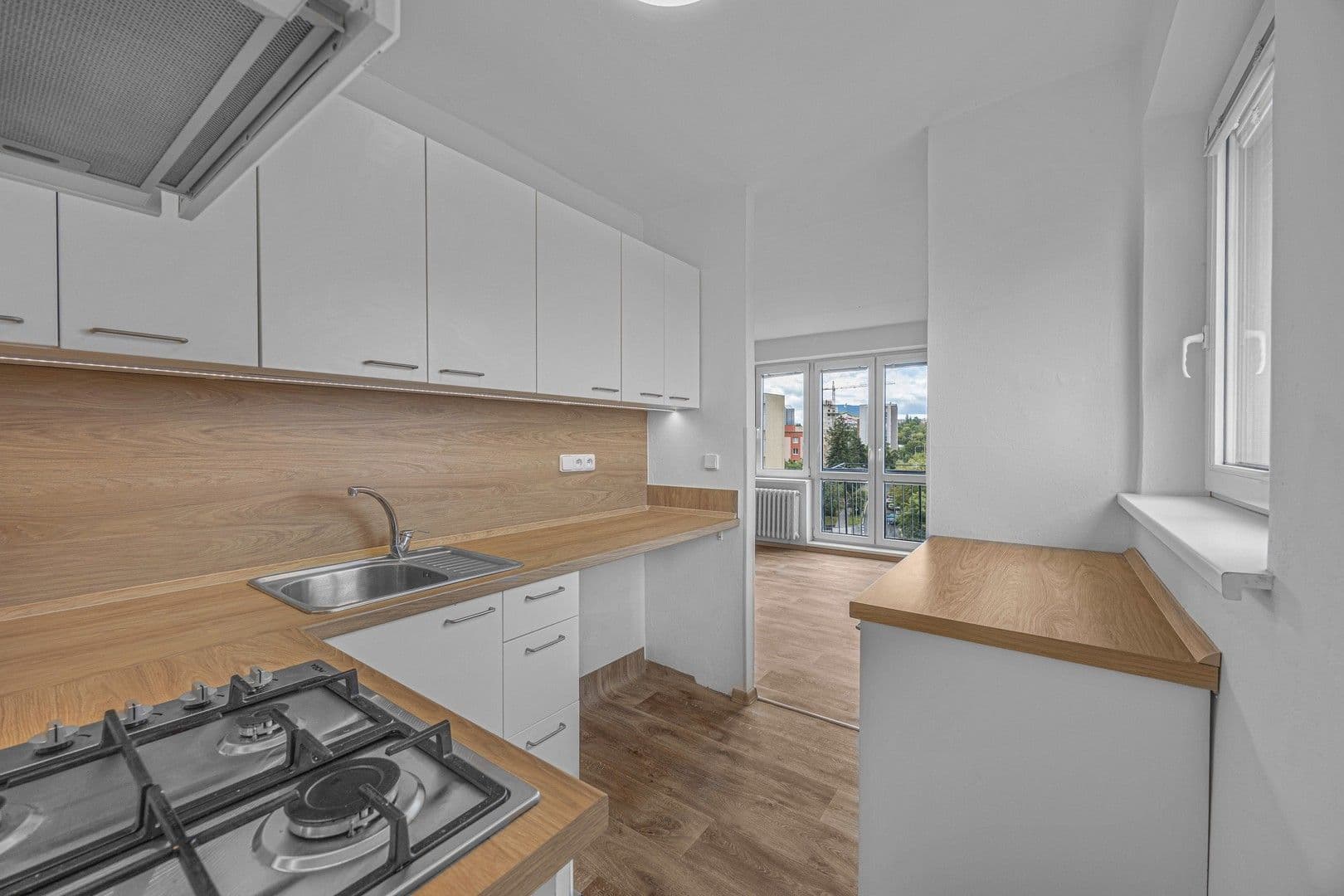 Prenájom bytu 3-izbový 56 m², Svojšovická, Praha, Praha Prenájom bytu 3-izbový 56 m², Svojšovická, Praha, Praha