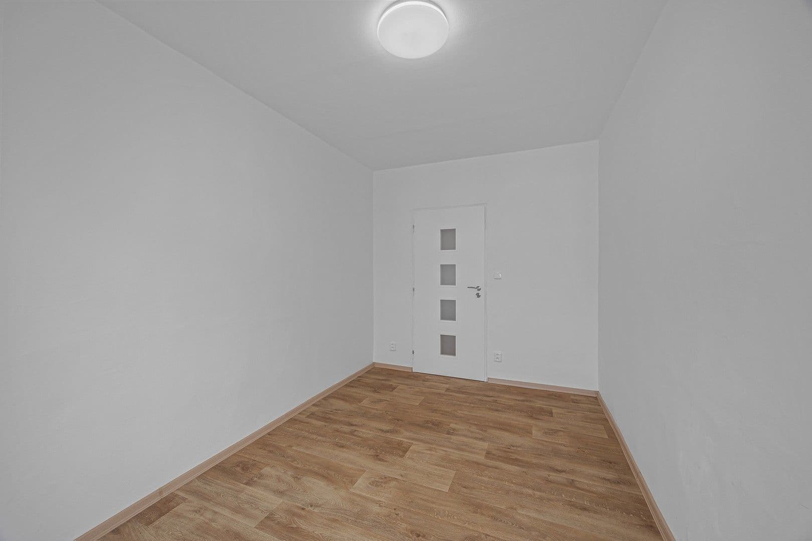 Prenájom bytu 3-izbový 56 m², Svojšovická, Praha, Praha Prenájom bytu 3-izbový 56 m², Svojšovická, Praha, Praha