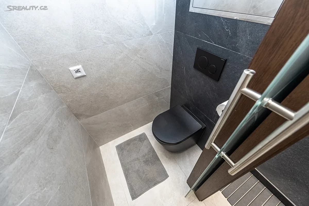 Prenájom bytu 2-izbový 41 m², Ciolkovského, Praha, Praha Prenájom bytu 2-izbový 41 m², Ciolkovského, Praha, Praha