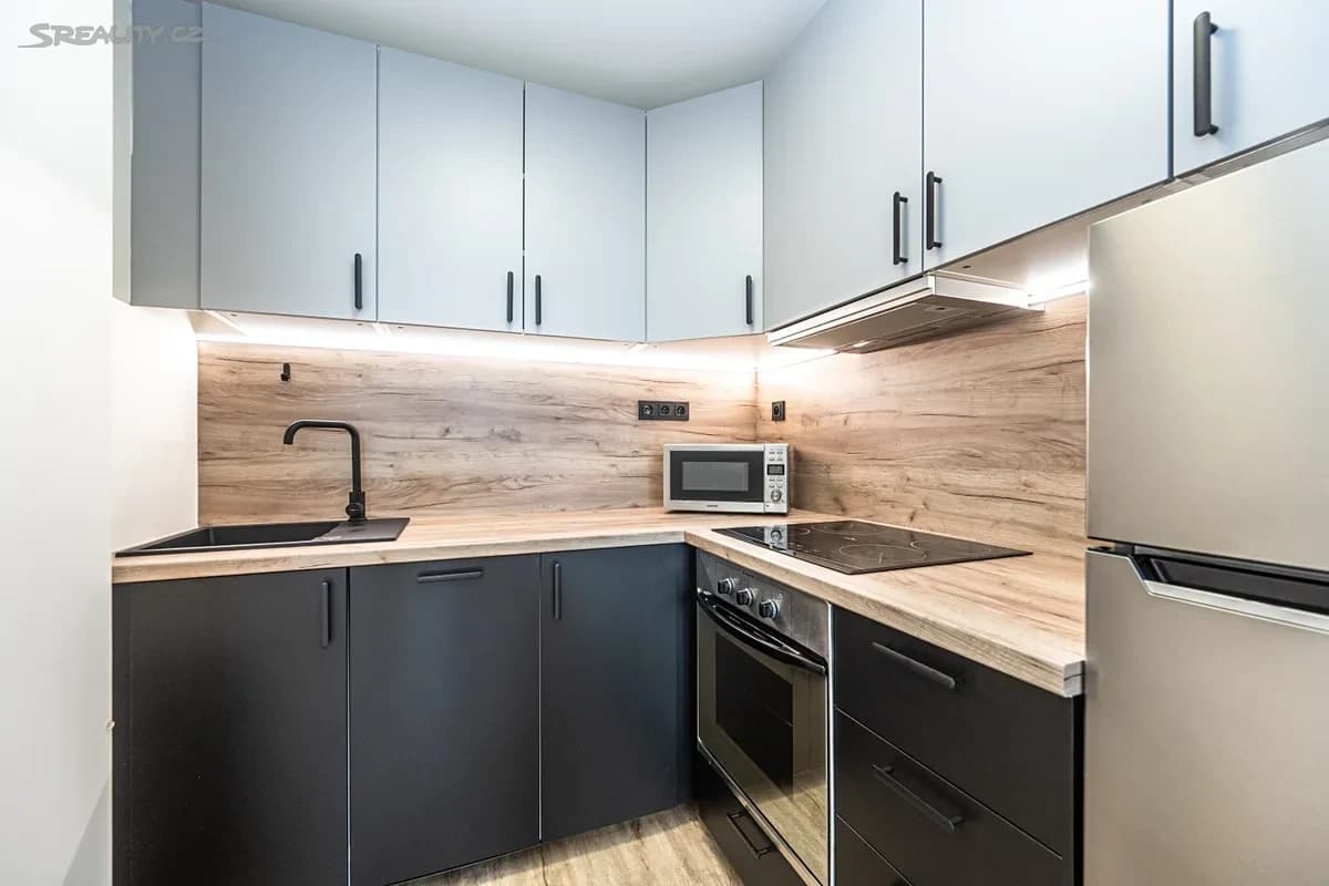 Prenájom bytu 2-izbový 41 m², Ciolkovského, Praha, Praha Prenájom bytu 2-izbový 41 m², Ciolkovského, Praha, Praha
