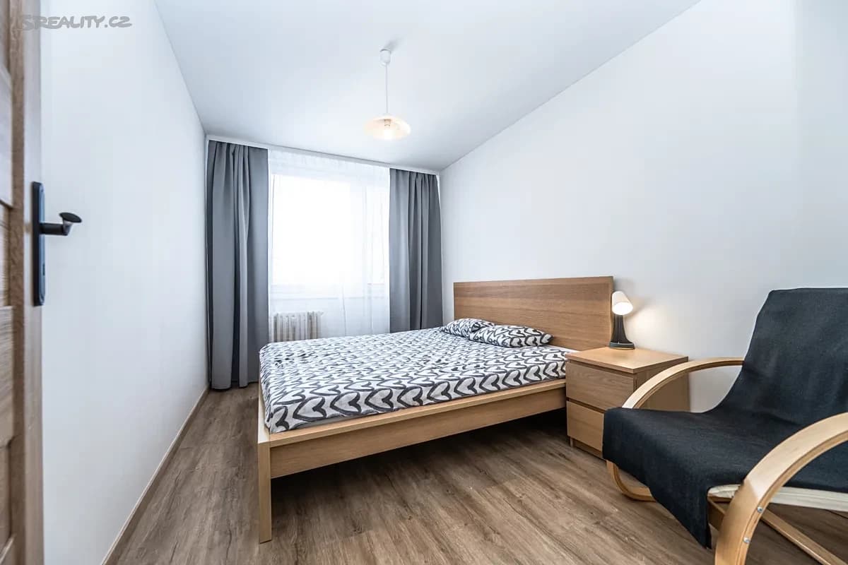 Prenájom bytu 2-izbový 41 m², Ciolkovského, Praha, Praha Prenájom bytu 2-izbový 41 m², Ciolkovského, Praha, Praha