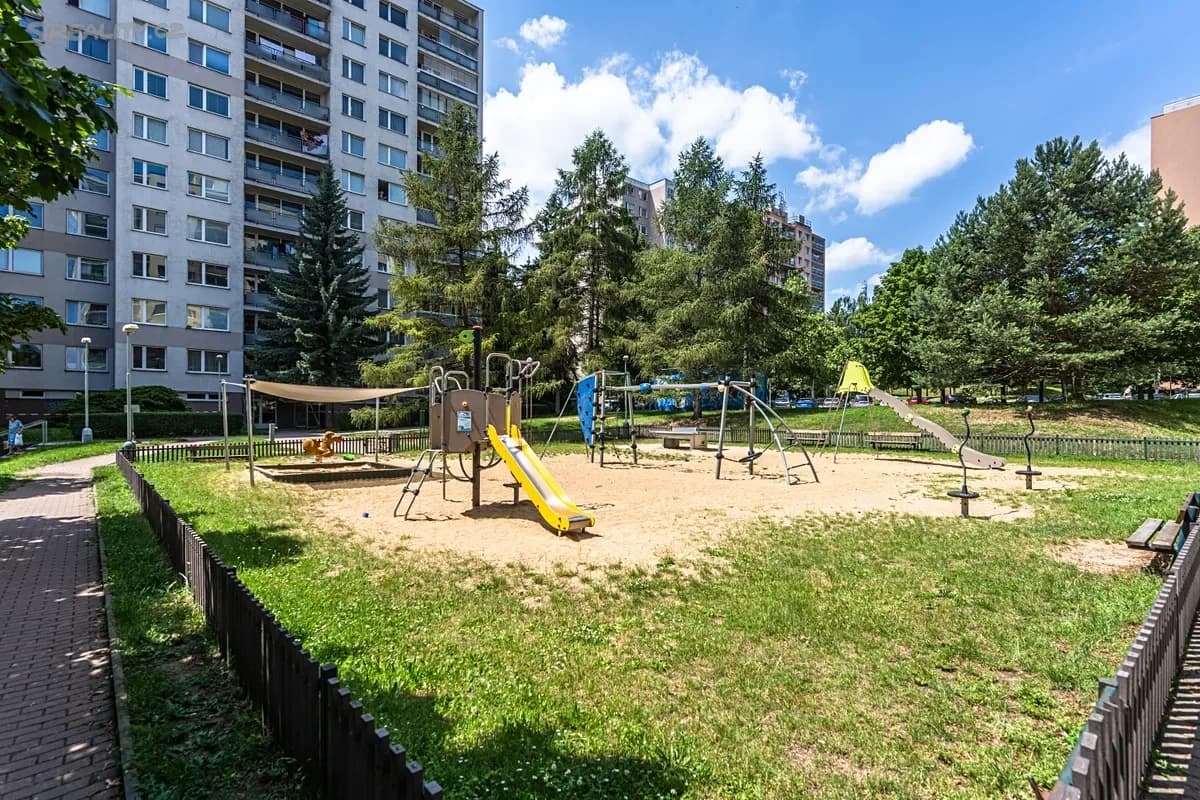 Prenájom bytu 2-izbový 41 m², Ciolkovského, Praha, Praha Prenájom bytu 2-izbový 41 m², Ciolkovského, Praha, Praha