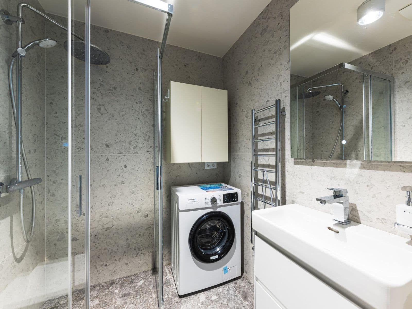 Prenájom bytu 2-izbový 41 m², Sázavská, Praha, Praha Prenájom bytu 2-izbový 41 m², Sázavská, Praha, Praha