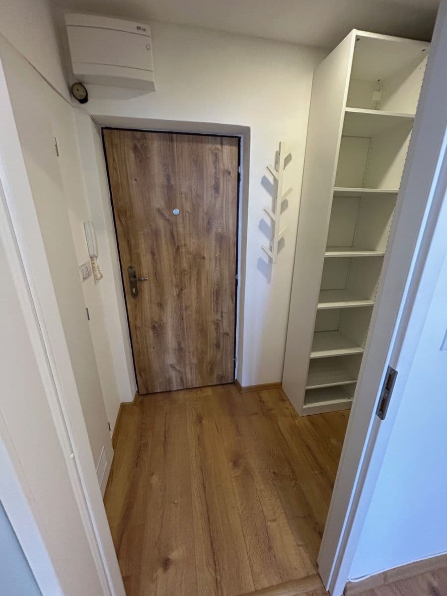 Prenájom bytu 1-izbový 27 m², Křižíkova, Ostrava, Moravskoslezský kraj Prenájom bytu 1-izbový 27 m², Křižíkova, Ostrava, Moravskoslezský kraj