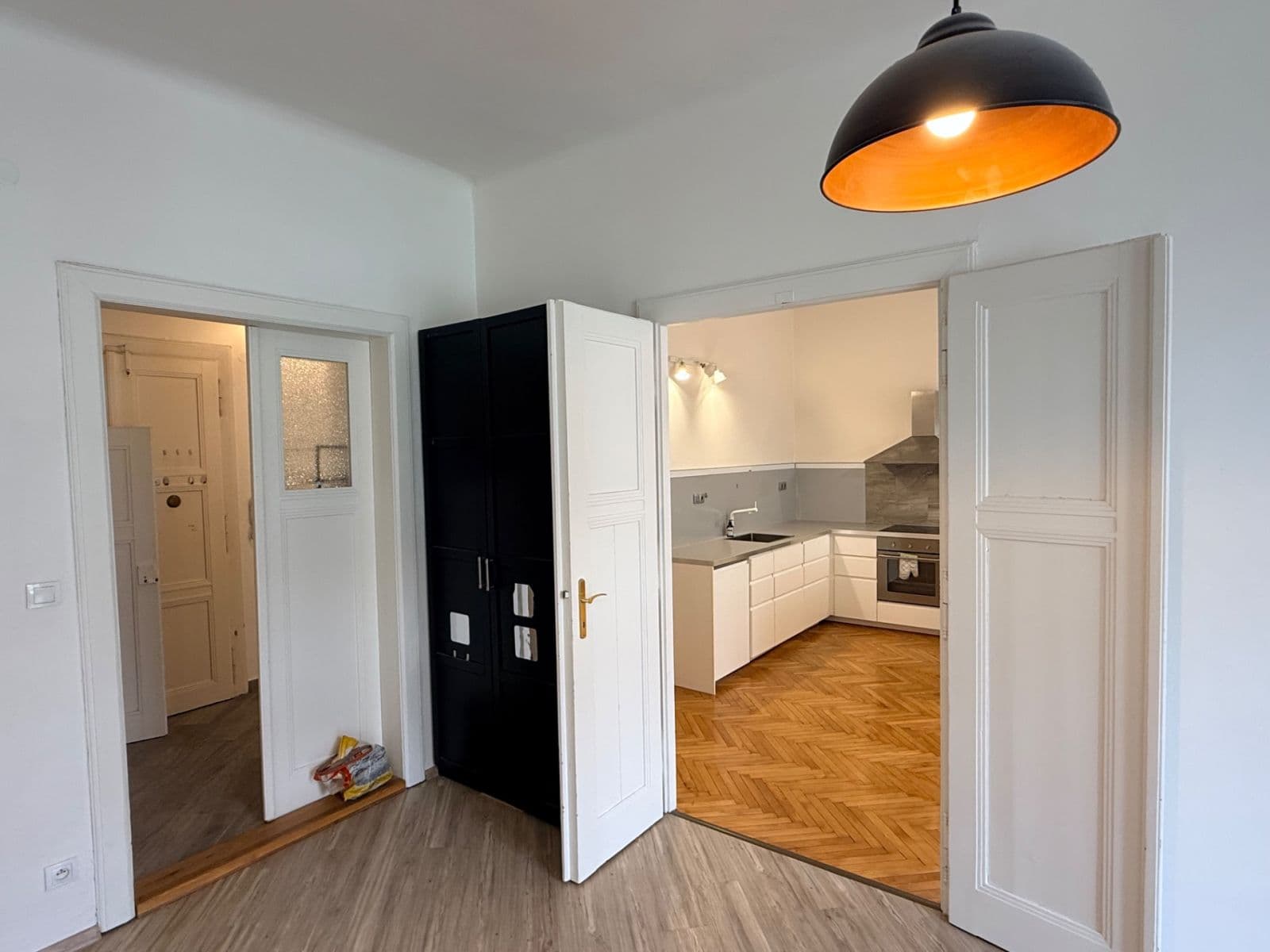 Prenájom bytu 3-izbový 75 m², Malířská, Praha, Praha Prenájom bytu 3-izbový 75 m², Malířská, Praha, Praha